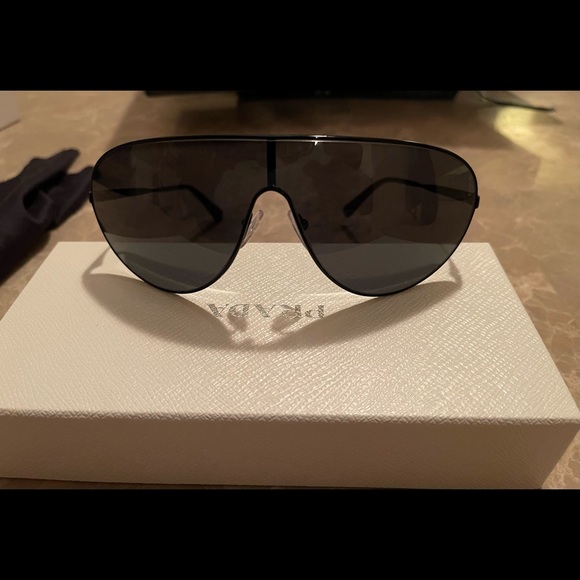 Prada Sunglasses - Picture 4 of 9